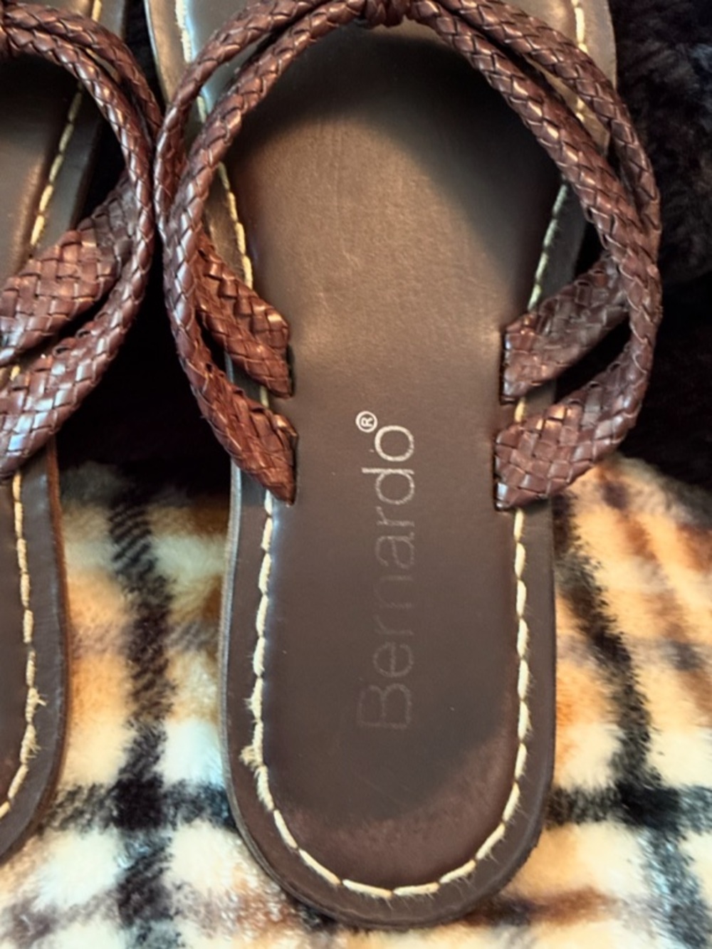 Bernardo Miami Thong Sandal ~ size 9M ~ brown braided - Picture 16 of 16